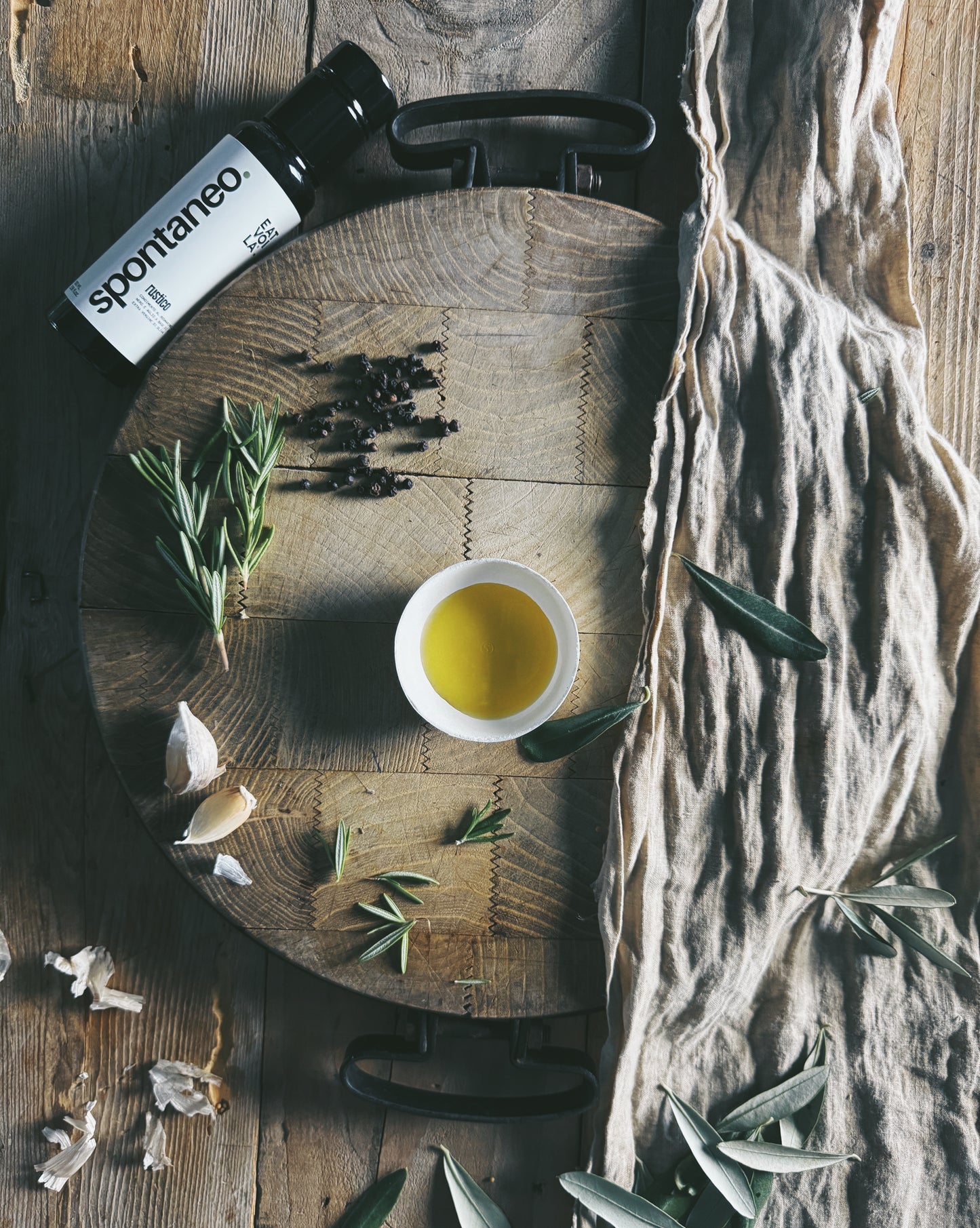 SPONTANEO condimento a base di olio extravergine di oliva