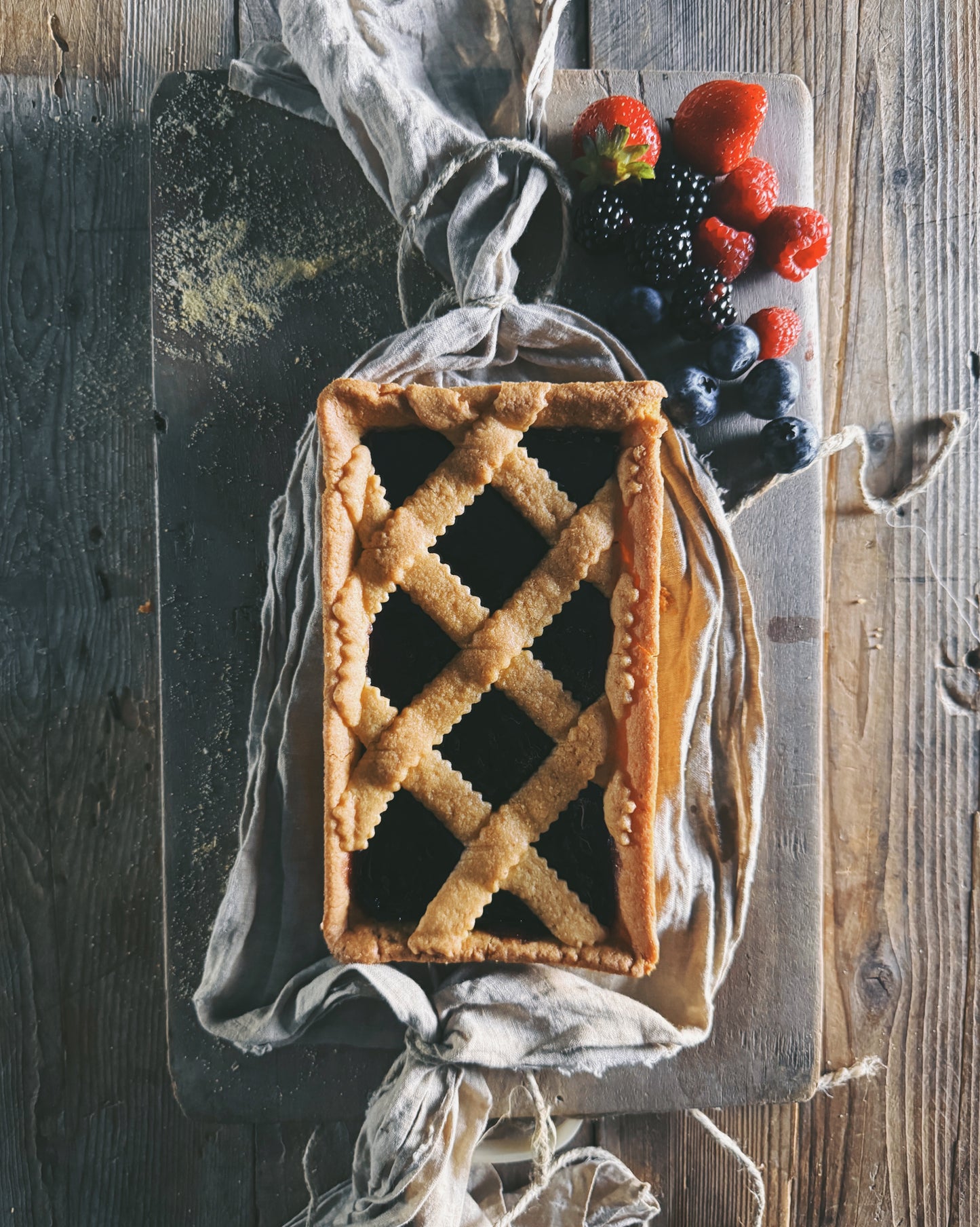 CROSTATA DI MELIGA ai frutti di bosco